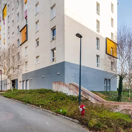 Apartment 706 - L'herblinois - Wifi - Proche Tram